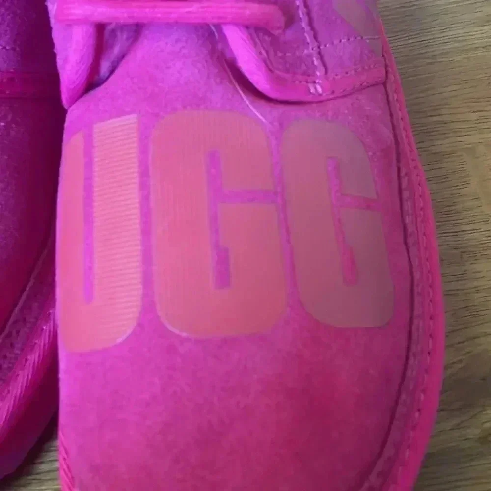 UGG neumel scatter